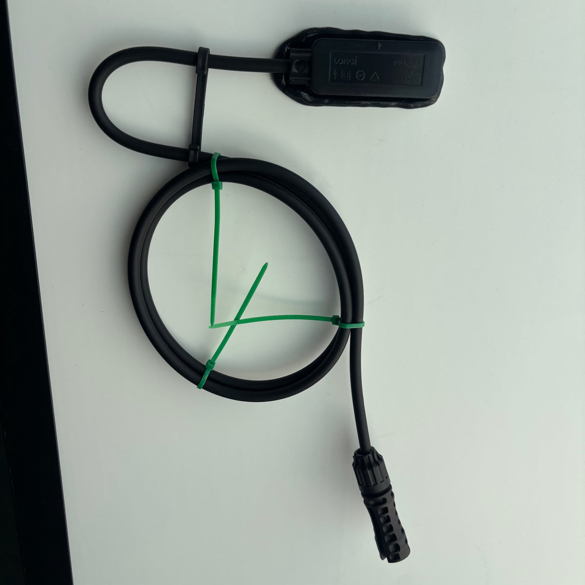 Plug-in Solar Kit: 400W Panel + Hoymiles Microinverter